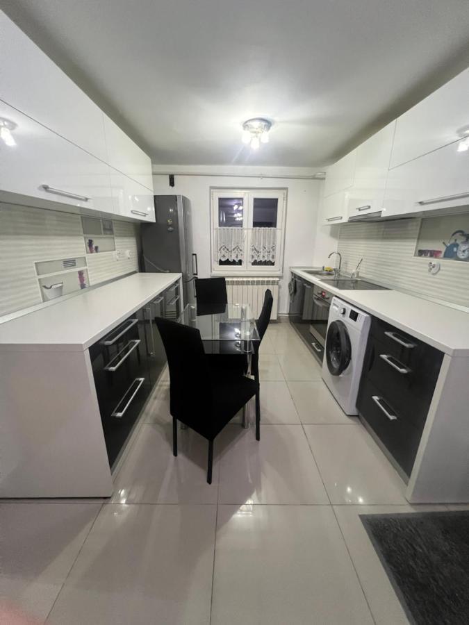 Debo Apartament Lugoj Buitenkant foto