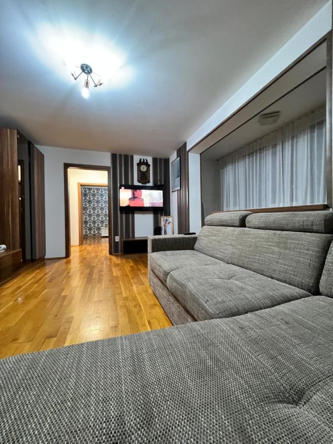 Debo Apartament Lugoj Buitenkant foto